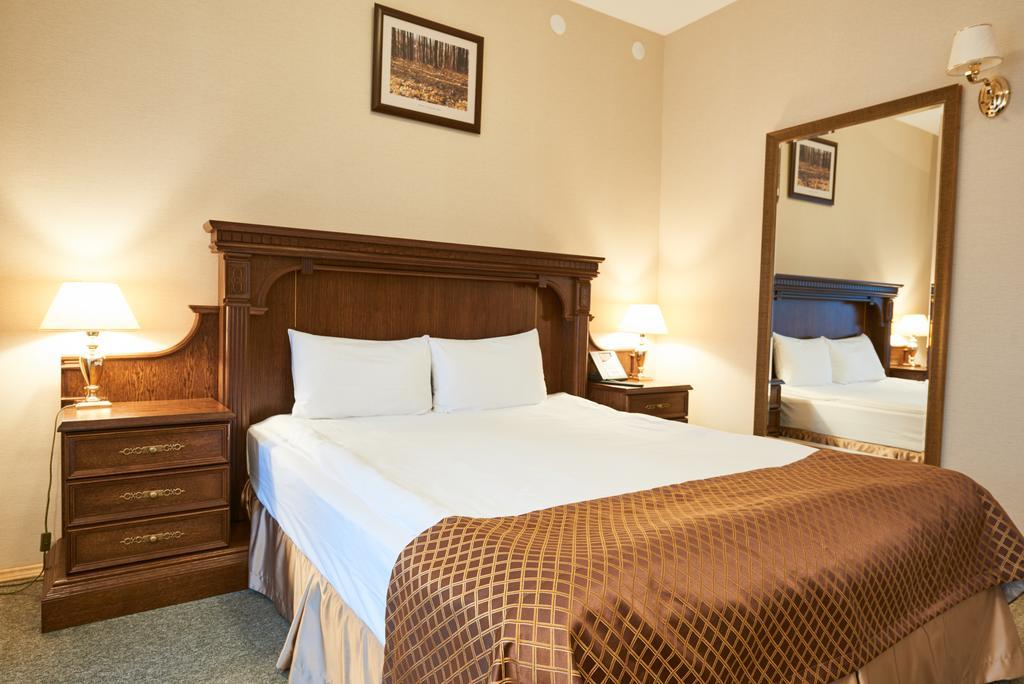 Victoria Hotel Na Zamkovoy Minsk Ngoại thất bức ảnh