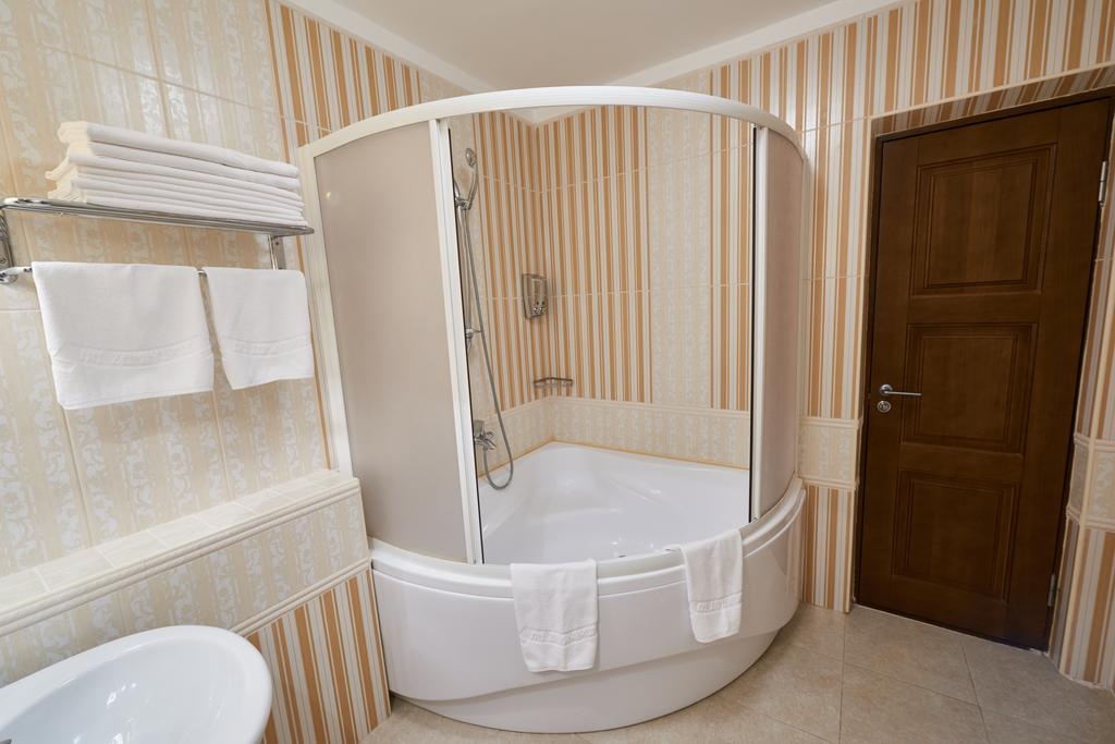 Victoria Hotel Na Zamkovoy Minsk Ngoại thất bức ảnh