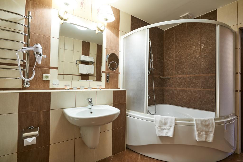 Victoria Hotel Na Zamkovoy Minsk Ngoại thất bức ảnh