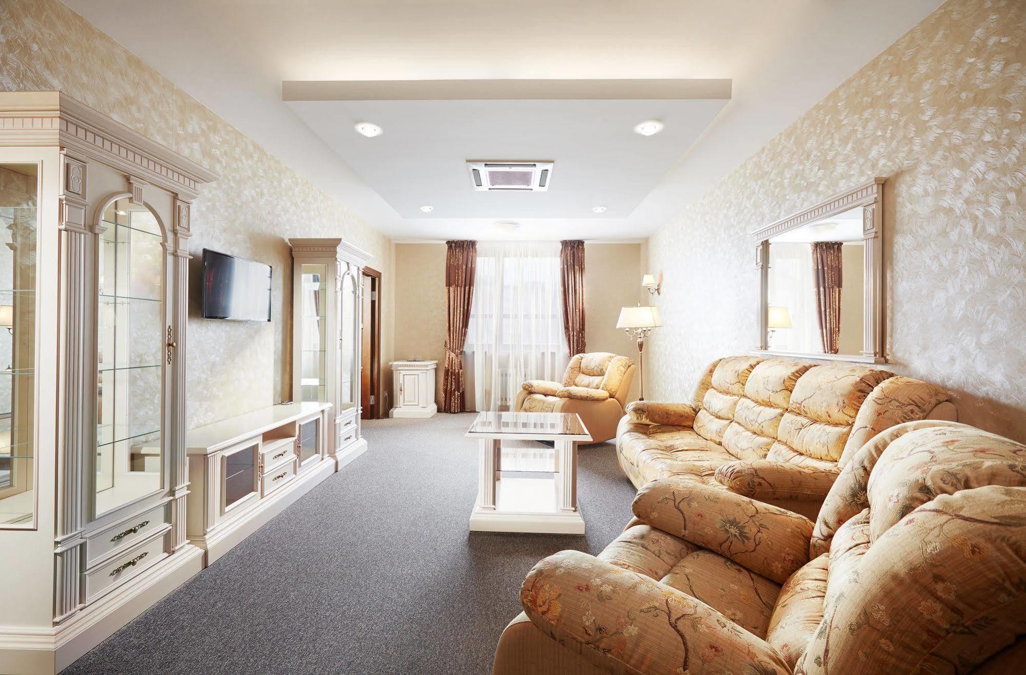 Victoria Hotel Na Zamkovoy Minsk Ngoại thất bức ảnh