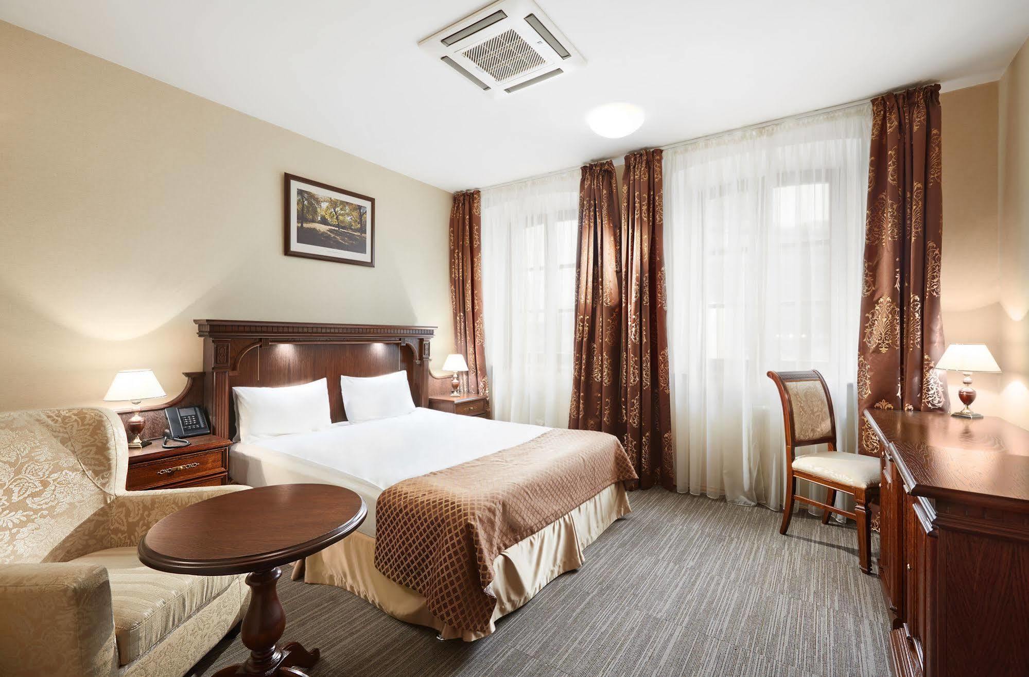 Victoria Hotel Na Zamkovoy Minsk Ngoại thất bức ảnh