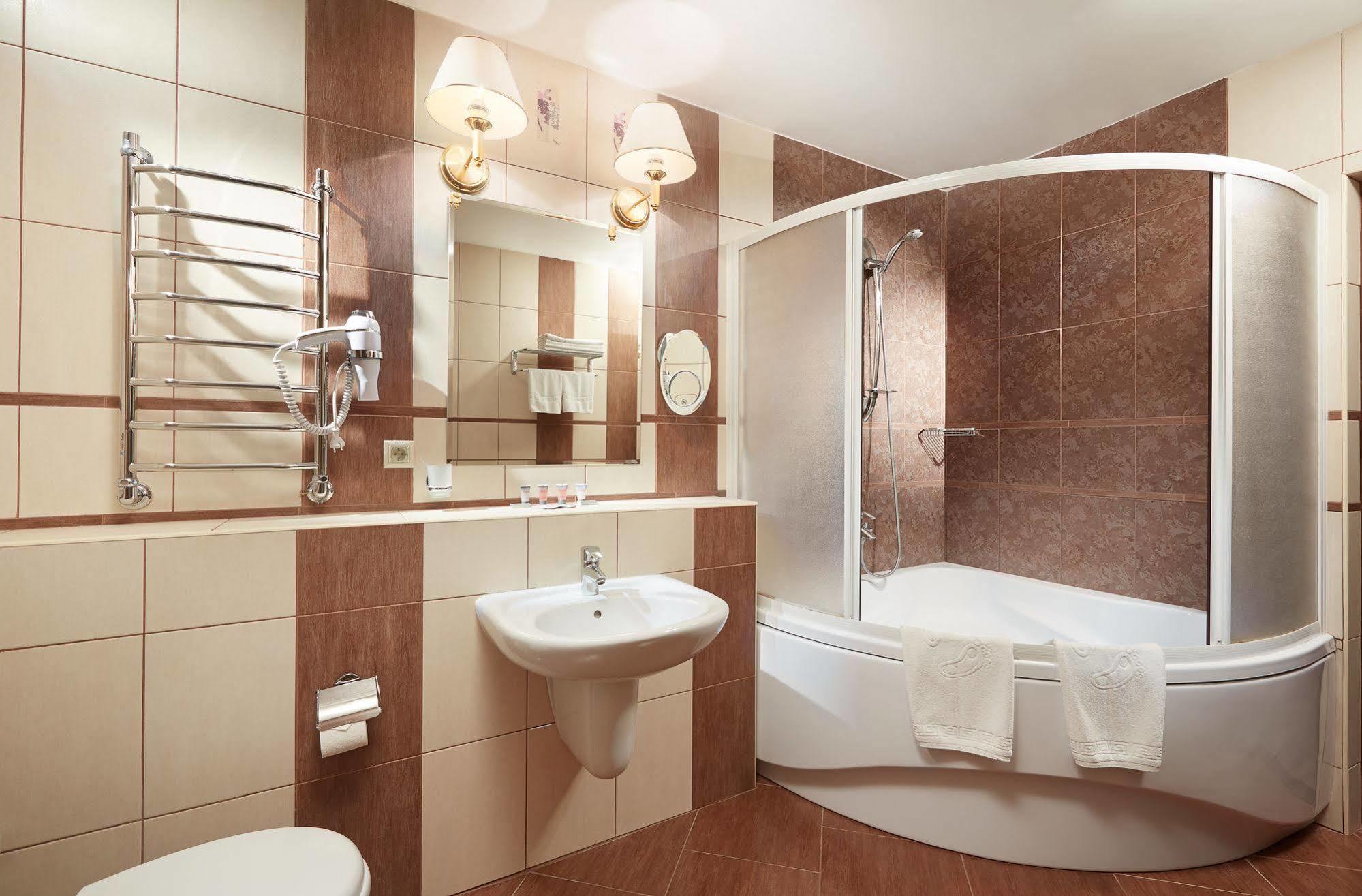 Victoria Hotel Na Zamkovoy Minsk Ngoại thất bức ảnh