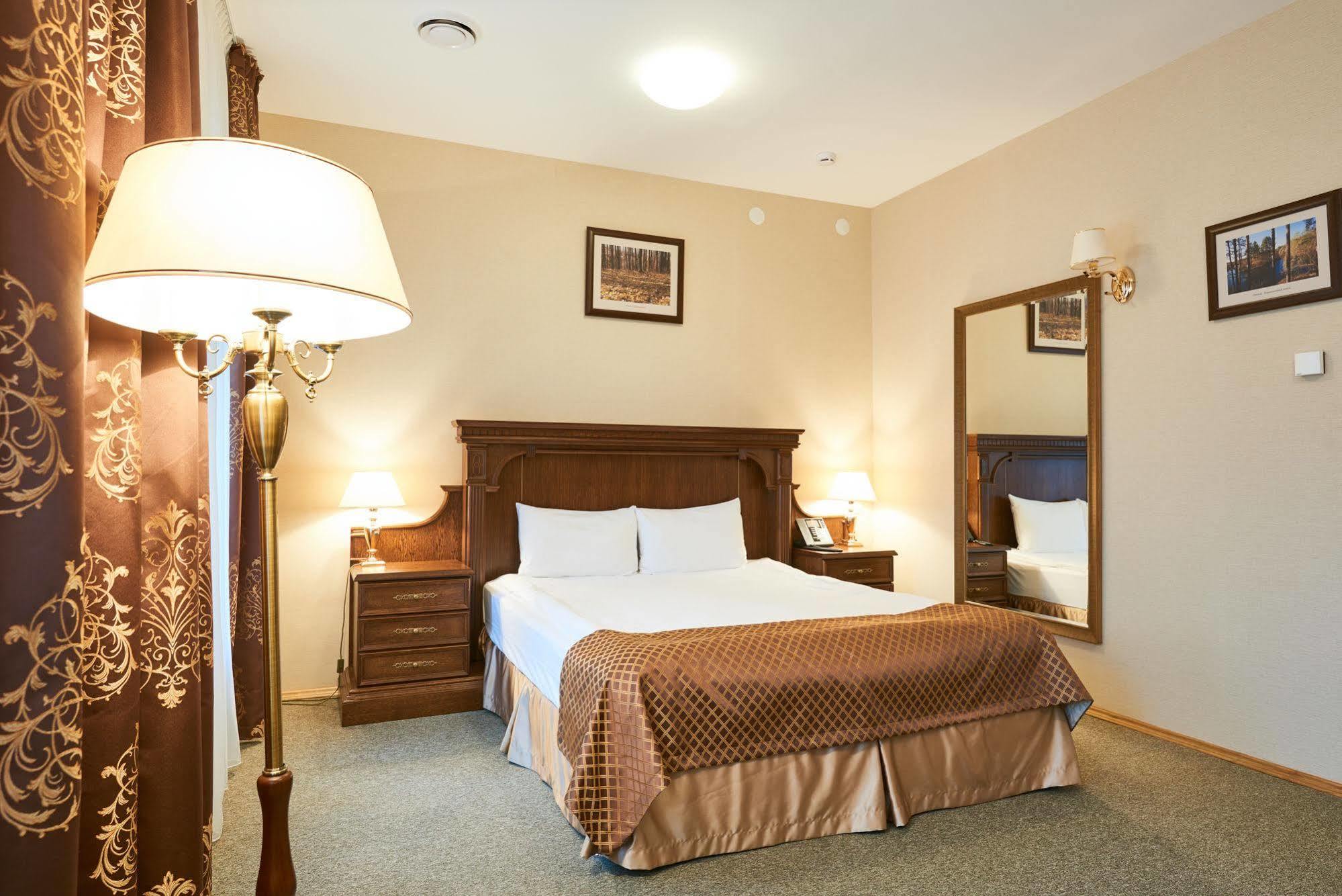 Victoria Hotel Na Zamkovoy Minsk Ngoại thất bức ảnh